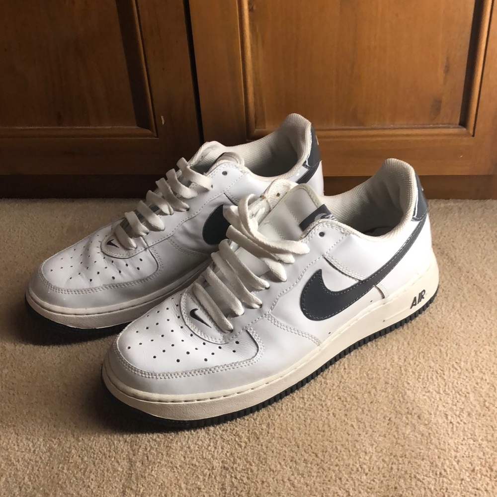 Air Force 1 white and light graphite patent leather style lightly worn sz 9